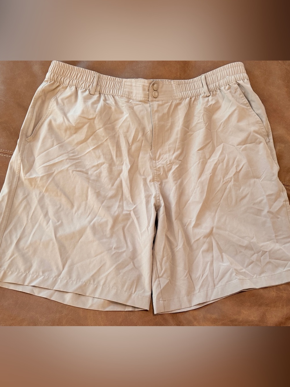 BURLEBO Men's Hybrid Shorts in Light Khaki